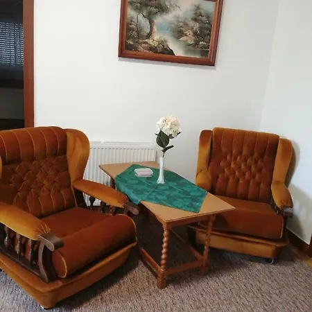 Kandiko Vendeghaz לינה וארוחת בוקר 3*