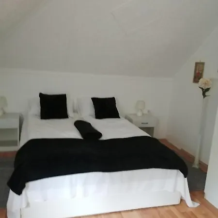 לינה וארוחת בוקר Kandiko Vendeghaz 3*