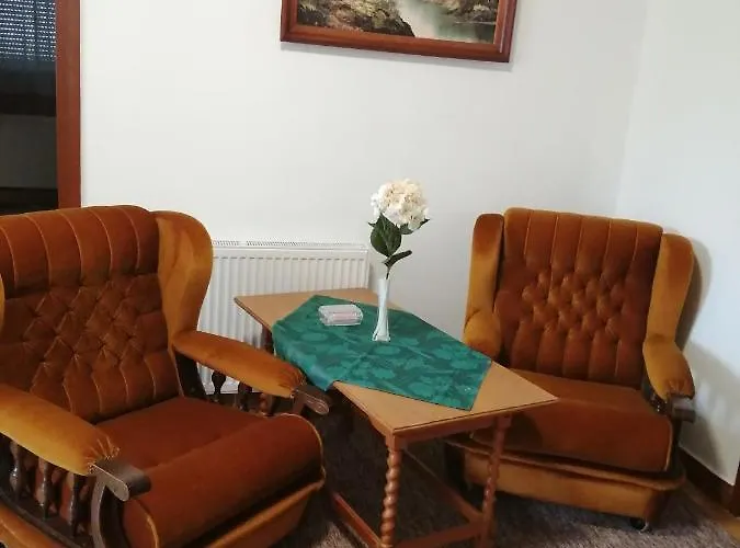 Kandiko Vendeghaz 住宿加早餐酒店 3*