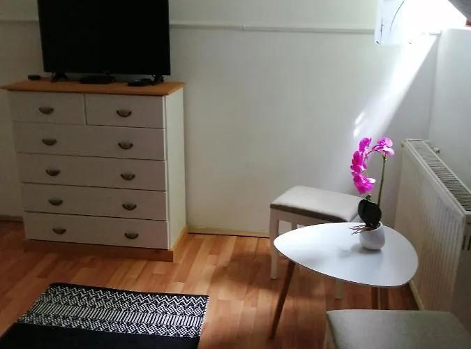 Kandiko Vendeghaz 住宿加早餐酒店 Dobronhegy